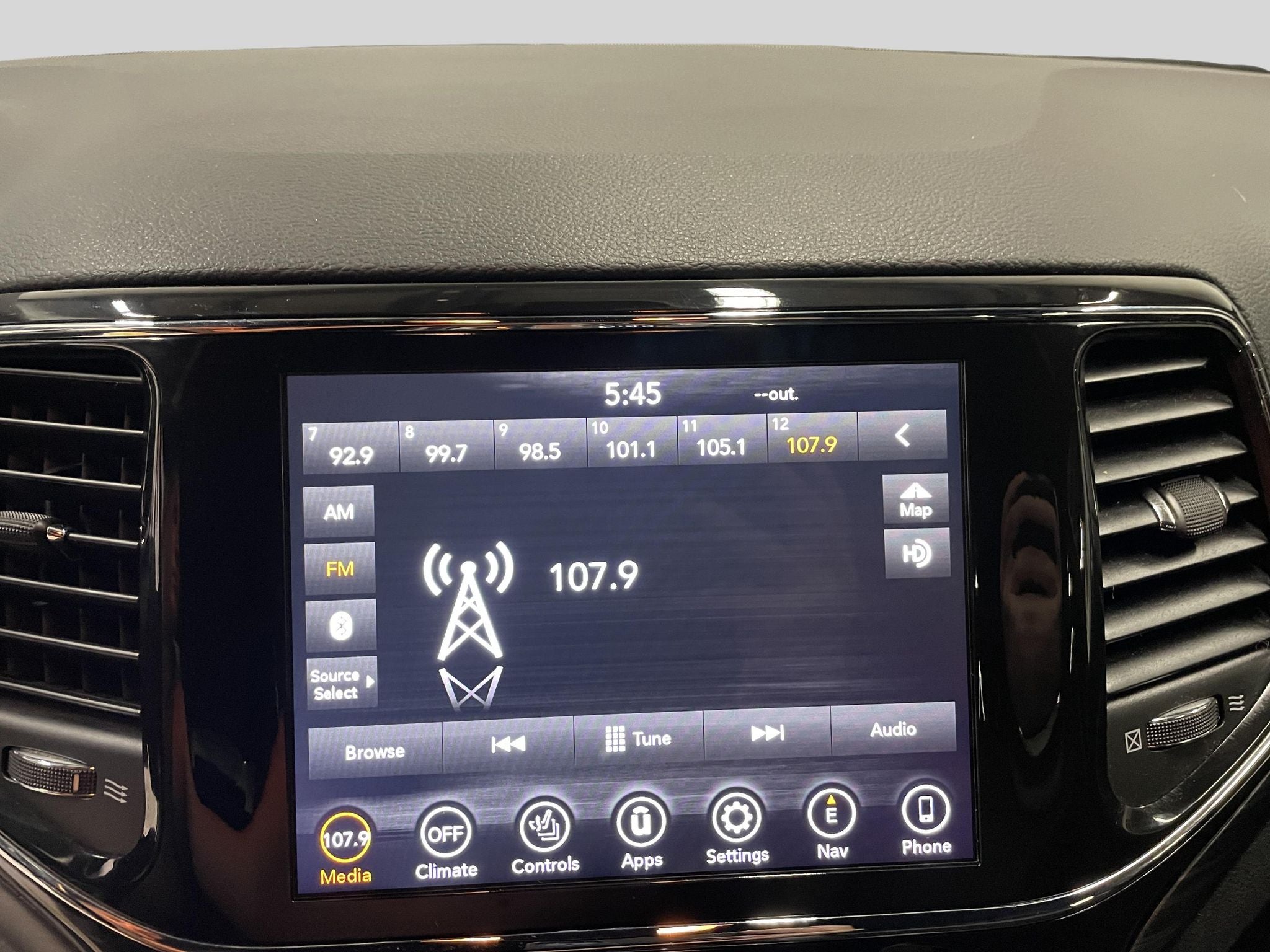 2021 Jeep Grand Cherokee Laredo X 4x4