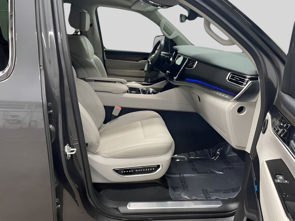 2023 Jeep Grand Wagoneer 23S