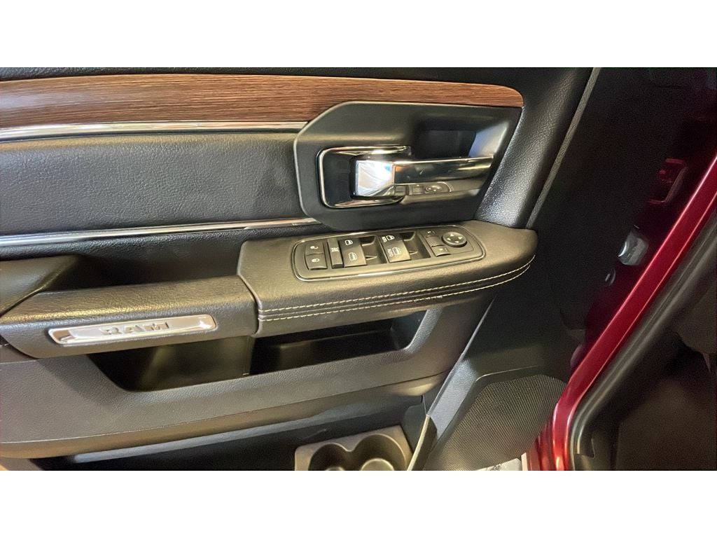 2018 RAM 1500 Laramie Crew Cab 4x4 5'7" Box