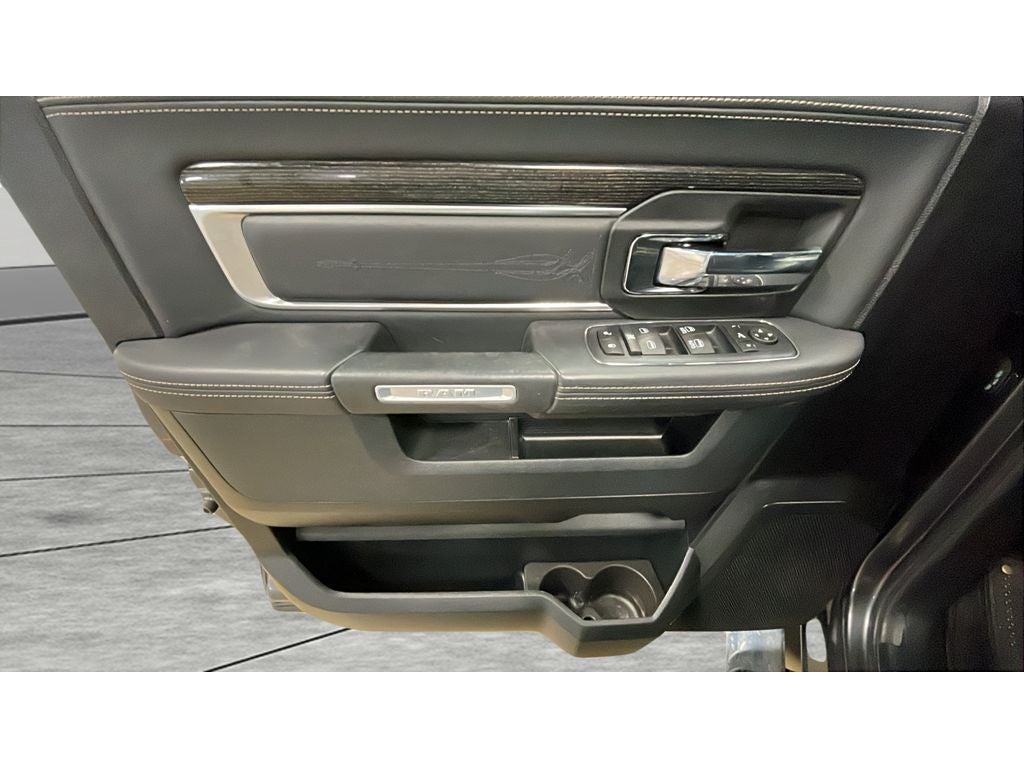 2017 RAM 1500 Limited Crew Cab 4x4 6'4" Box