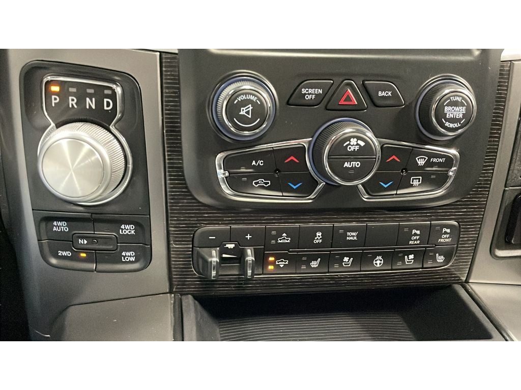 2017 RAM 1500 Limited Crew Cab 4x4 6'4" Box