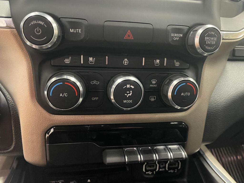 2019 RAM 1500 Laramie Crew Cab 4x4 5'7" Box