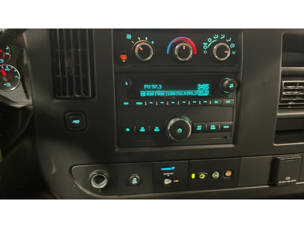 2023 Chevrolet Express Passenger 3500 1LS