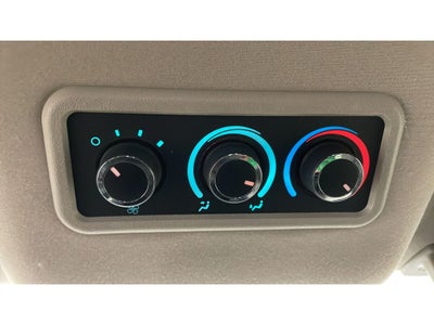 2023 Chevrolet Express Passenger 3500 1LS