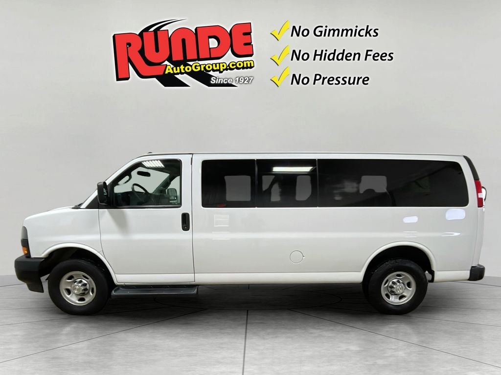 2023 Chevrolet Express Passenger 3500 1LS