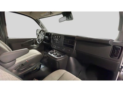 2024 Chevrolet Express Passenger 3500 1LT