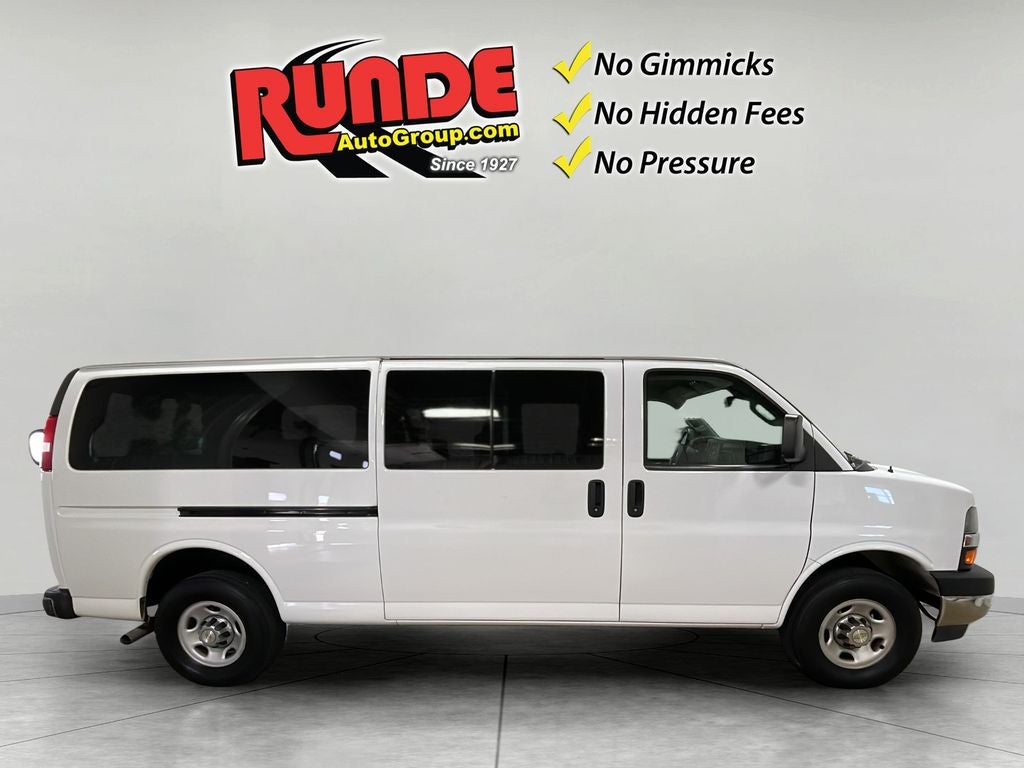 2024 Chevrolet Express Passenger 3500 1LT