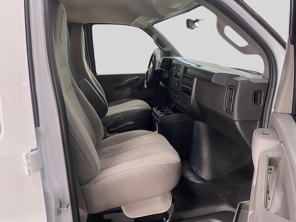2025 Chevrolet Express Cargo 3500 WT