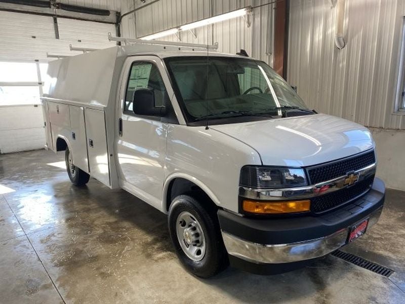 2026 Chevrolet Express Cutaway 3500 1WT