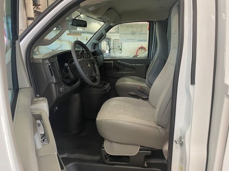 2026 Chevrolet Express Cutaway 3500 1WT