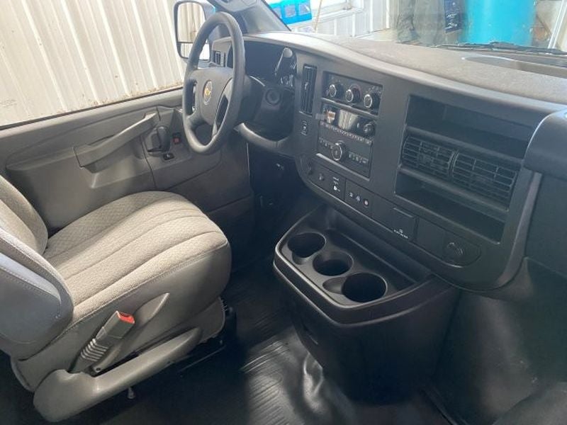 2026 Chevrolet Express Cutaway 3500 1WT