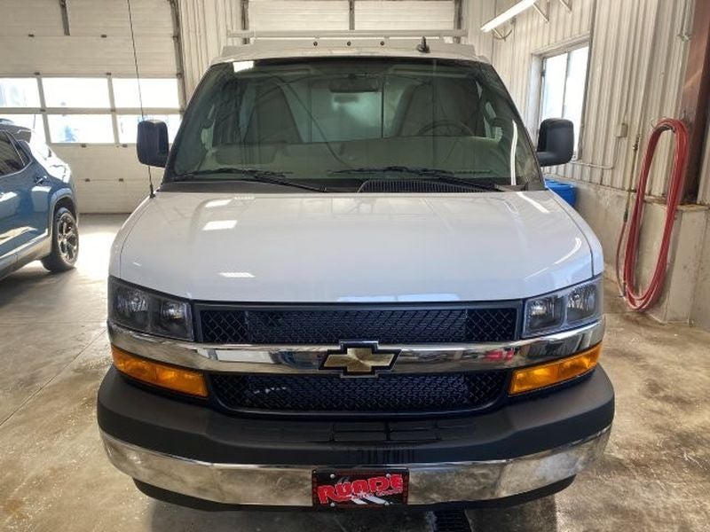 2026 Chevrolet Express Cutaway 3500 1WT