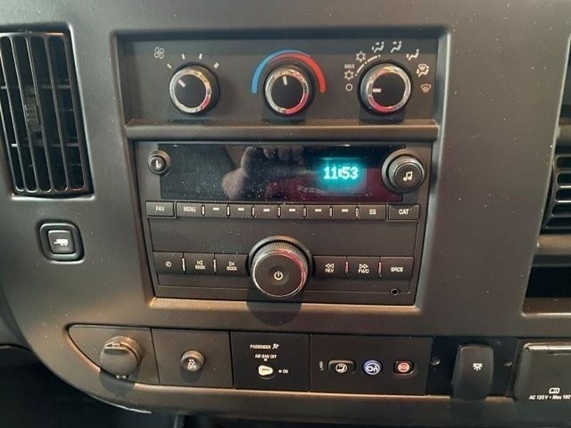 2025 Chevrolet Express Cutaway 3500 1WT