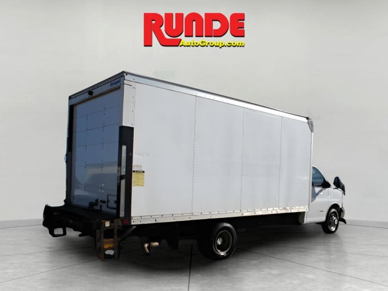 2017 Chevrolet Express Cutaway 4500 4500 Series