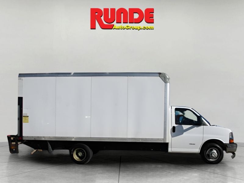 2017 Chevrolet Express Cutaway 4500 4500 Series