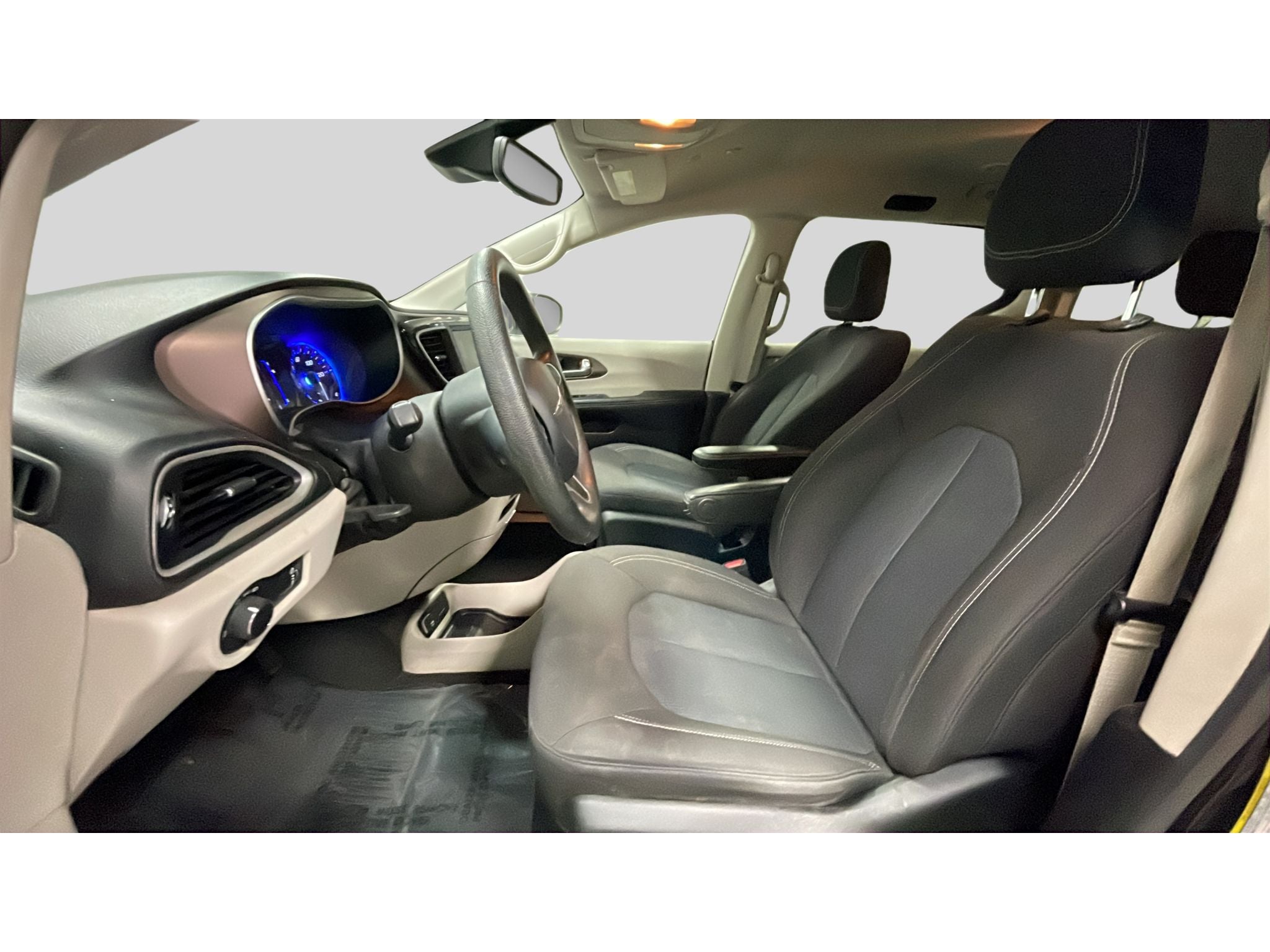 2021 Chrysler Voyager L