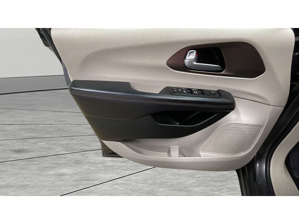 2017 Chrysler Pacifica Touring Plus