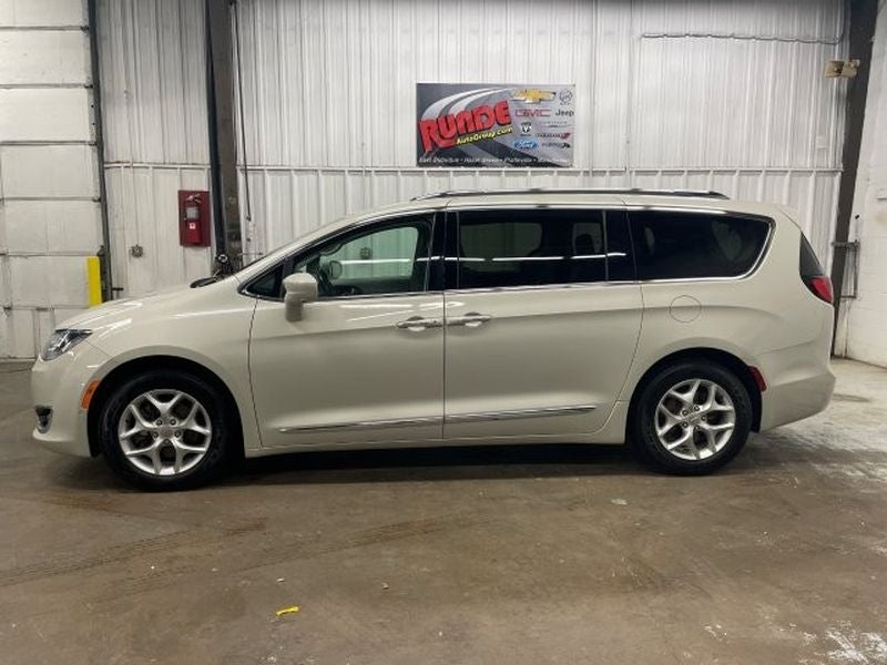 2019 Chrysler Pacifica Touring L Plus