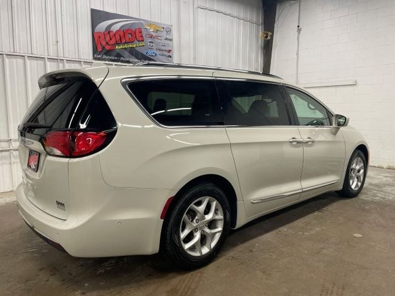2019 Chrysler Pacifica Touring L Plus