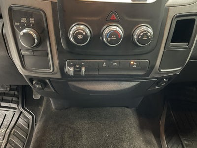2017 RAM 2500 Tradesman Crew Cab 4x4 6'4" Box