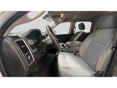 2017 RAM 2500 Tradesman Crew Cab 4x4 6'4" Box