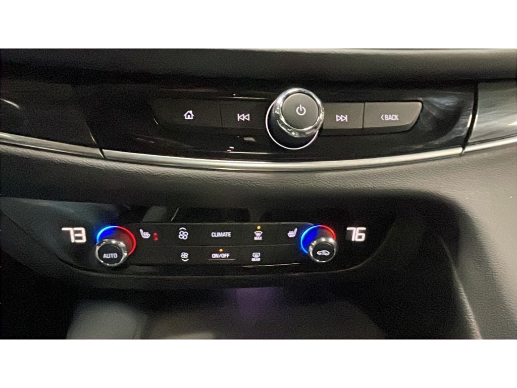 2021 Buick Enclave Essence