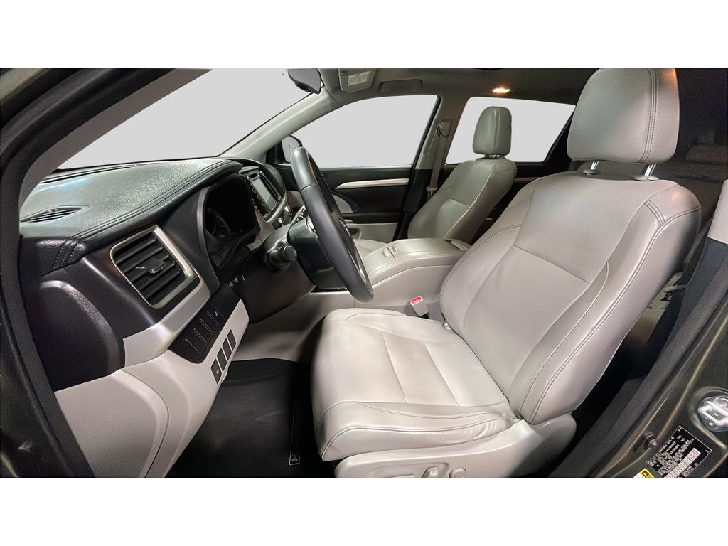 2016 Toyota Highlander XLE V6