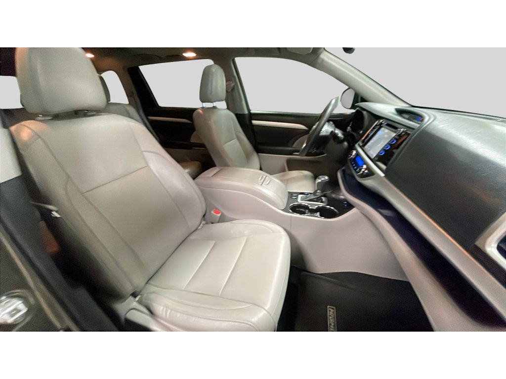 2016 Toyota Highlander XLE V6