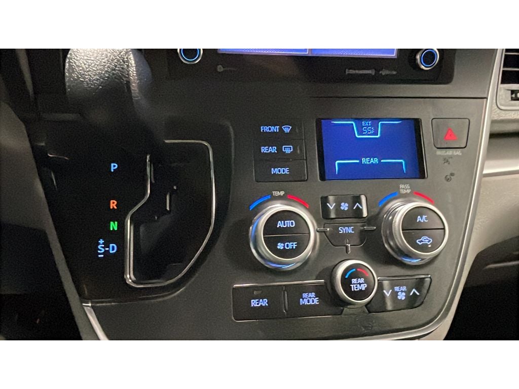 2019 Toyota Sienna LE Auto Access Seat