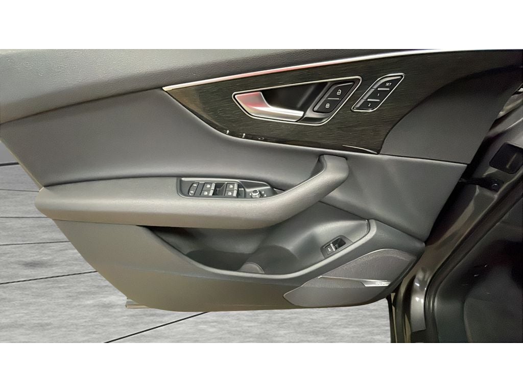 2020 Audi Q7 Premium Plus