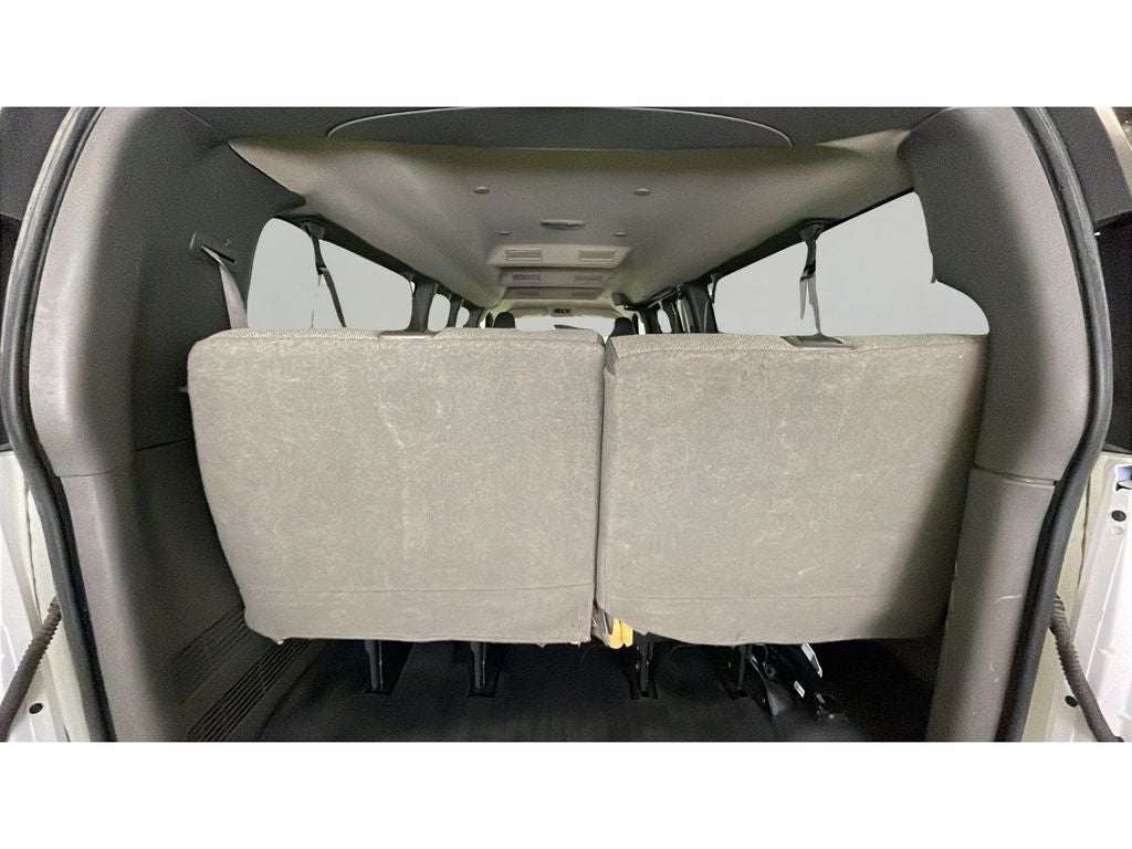 2023 Chevrolet Express Passenger 3500 1LS