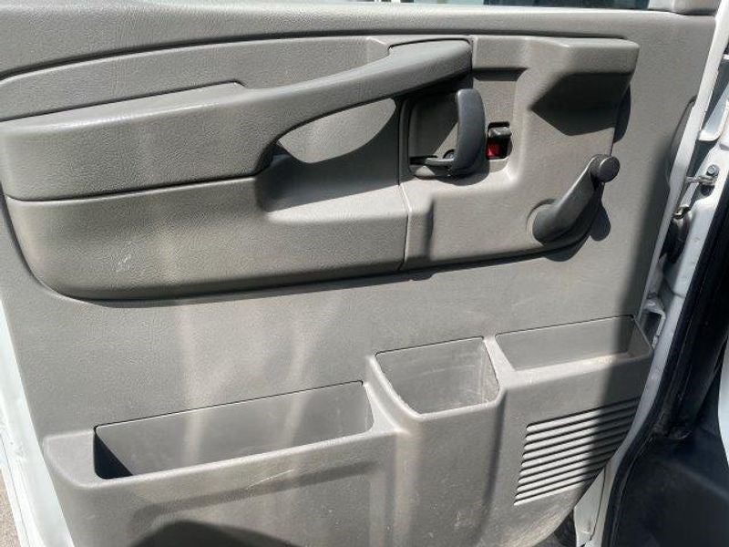 2014 Chevrolet Express Cutaway 3500 1WT