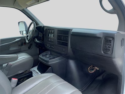 2014 Chevrolet Express Cutaway 3500 1WT