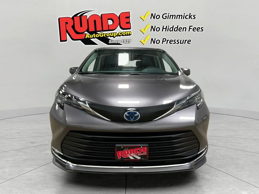 2024 Toyota Sienna XLE