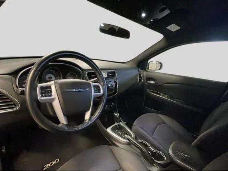 2013 Chrysler 200 Touring