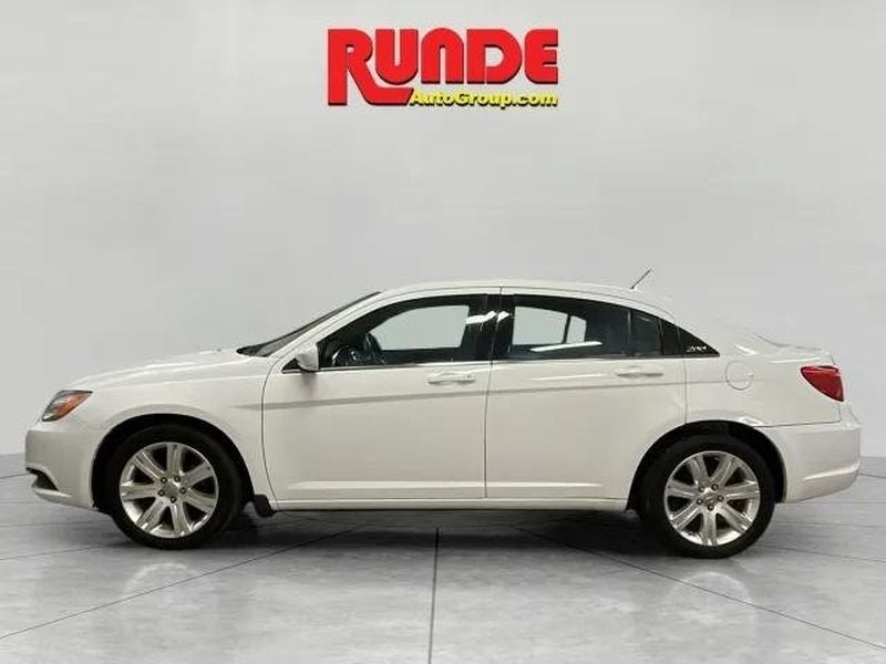 2013 Chrysler 200 Touring
