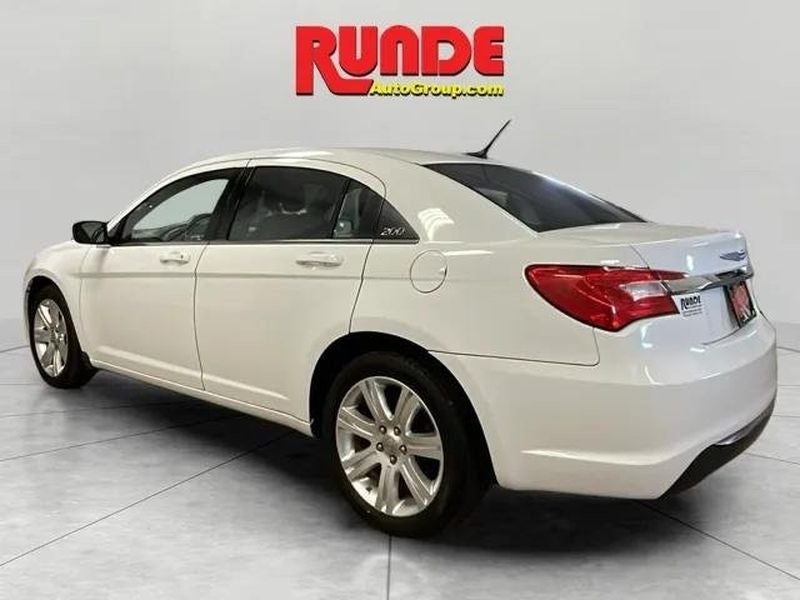 2013 Chrysler 200 Touring