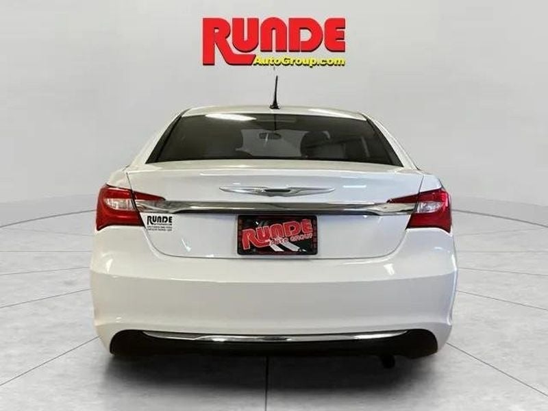 2013 Chrysler 200 Touring