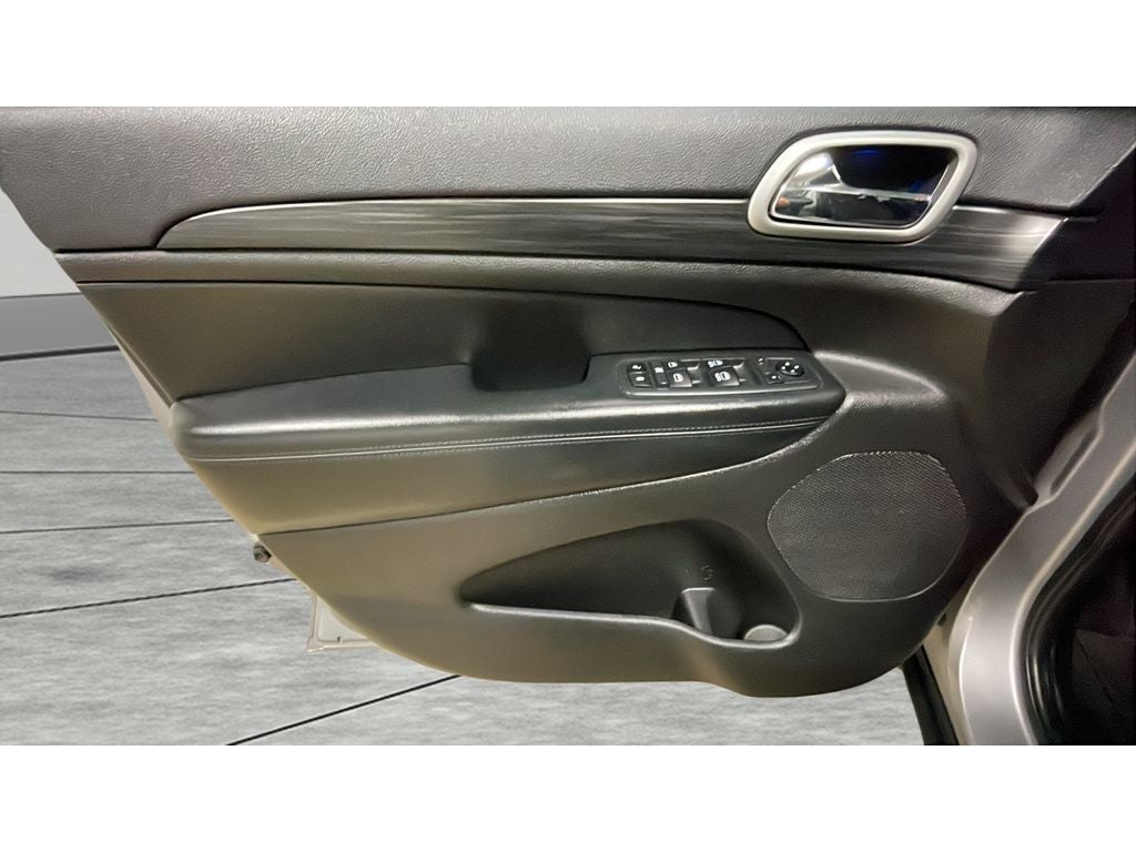 2019 Jeep Grand Cherokee Laredo E