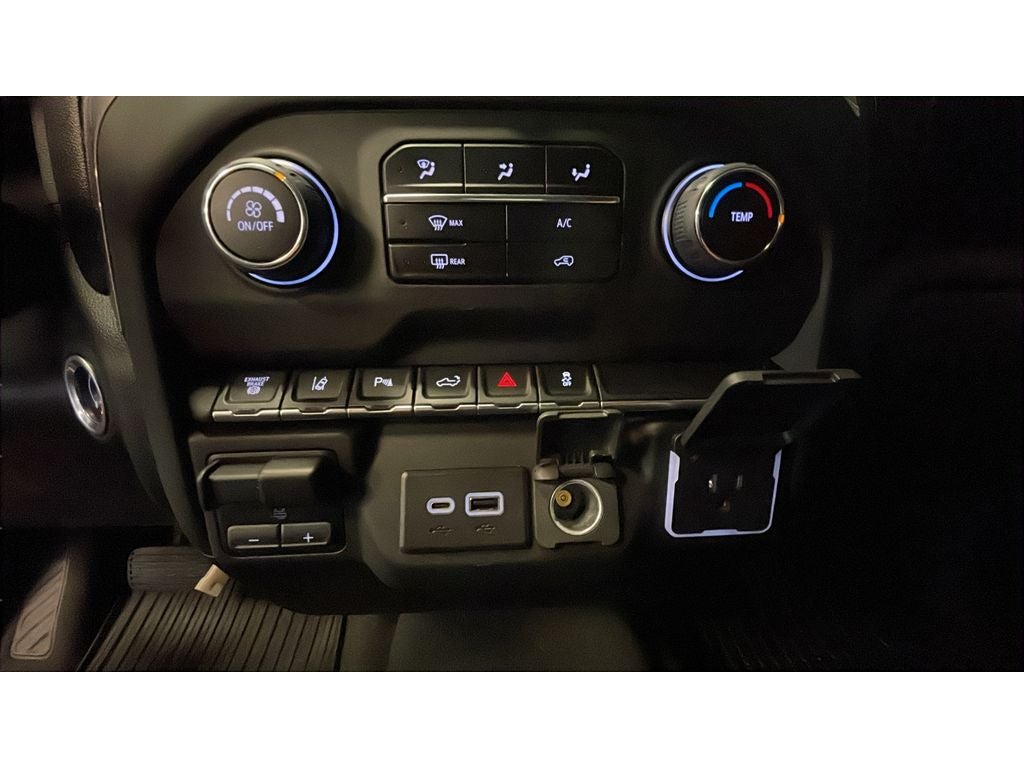 2024 Chevrolet Silverado Custom