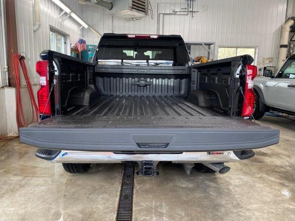 2024 Chevrolet Silverado LT
