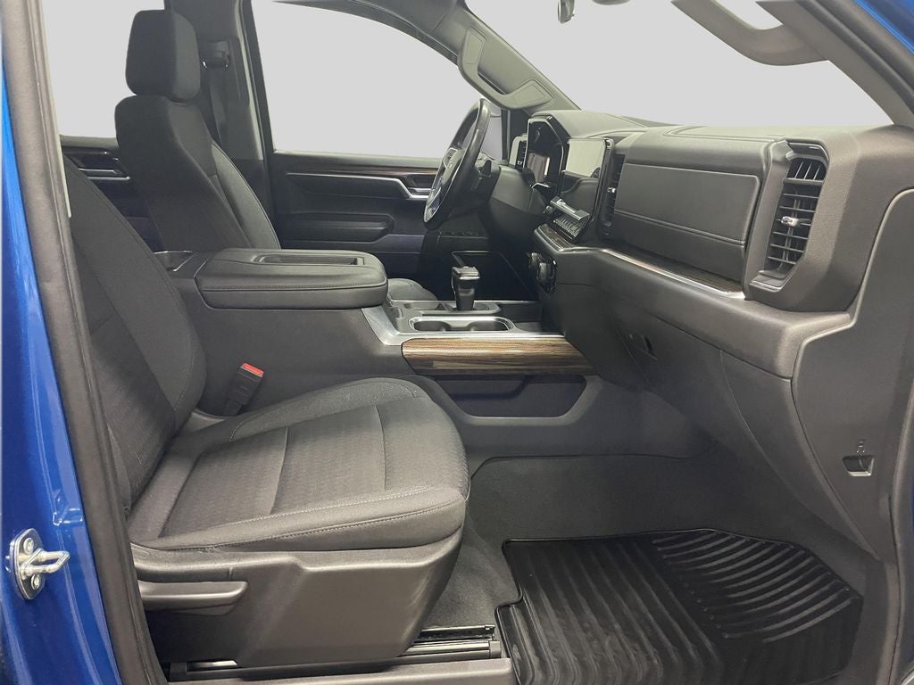 2022 Chevrolet Silverado RST