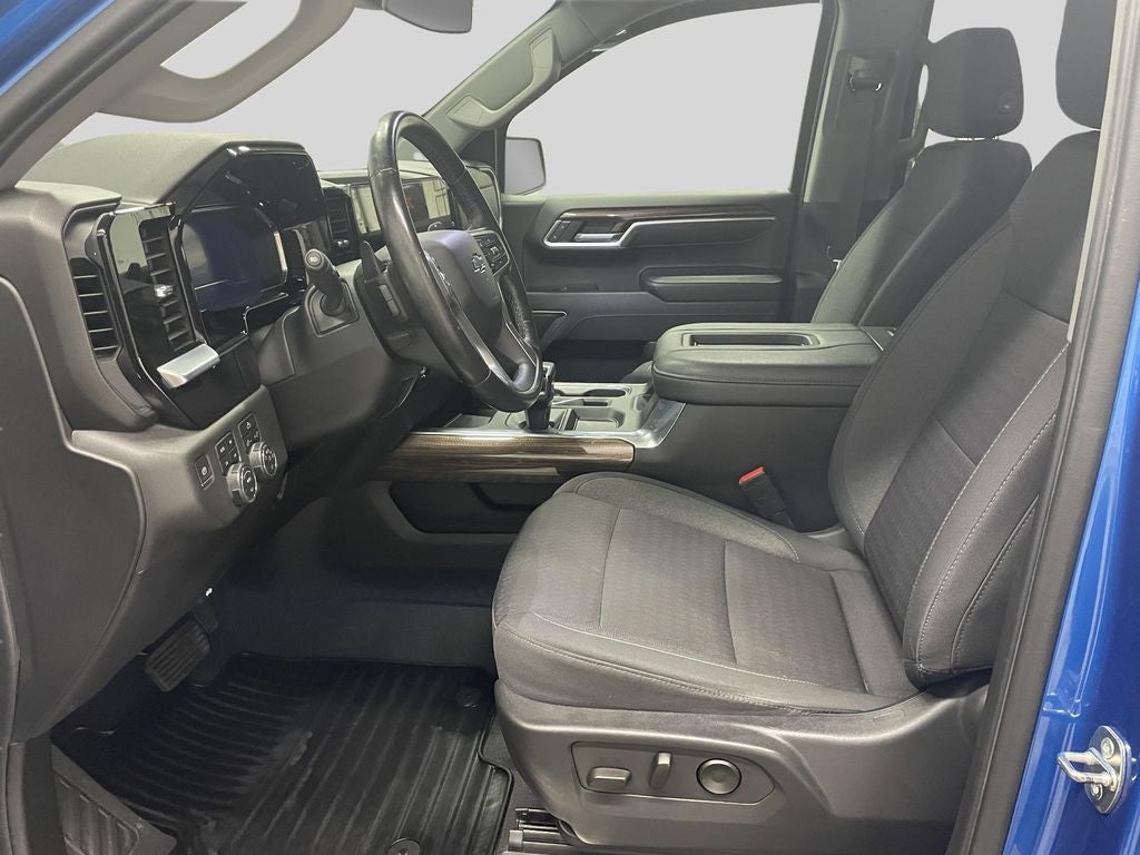 2022 Chevrolet Silverado RST