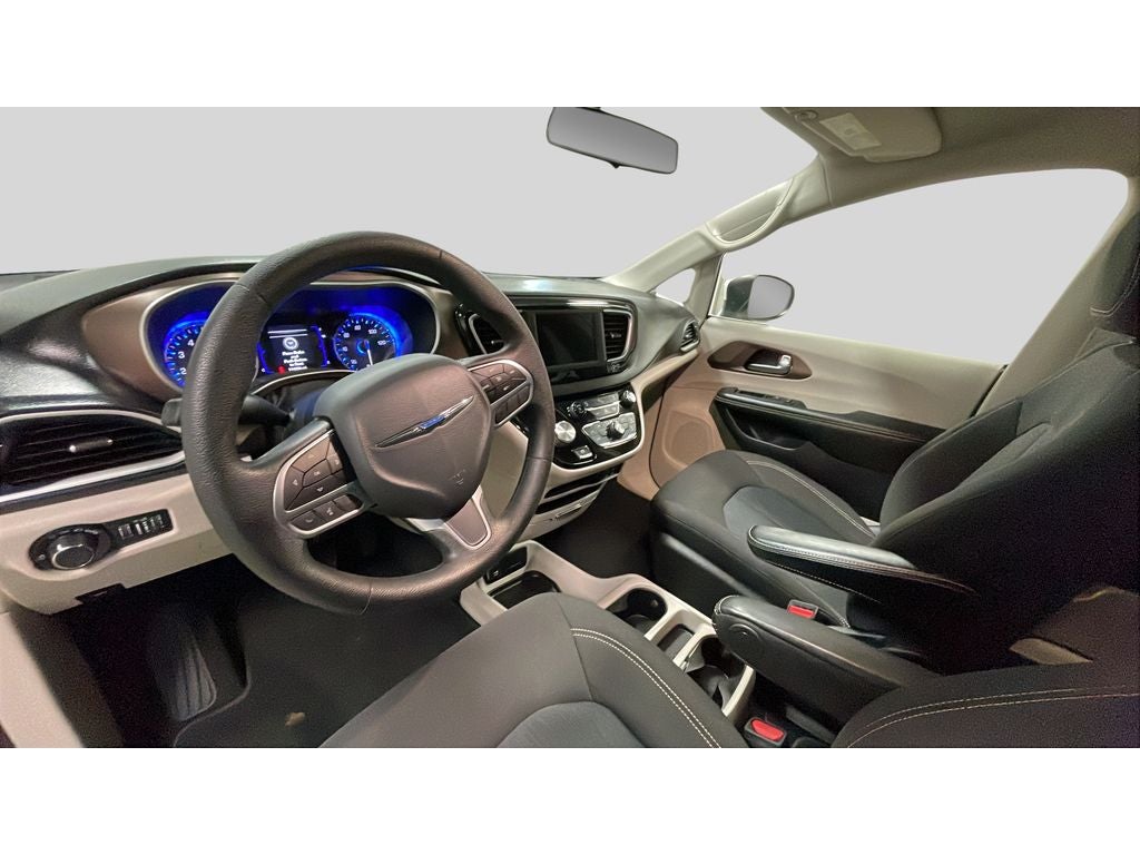 2020 Chrysler Voyager LX