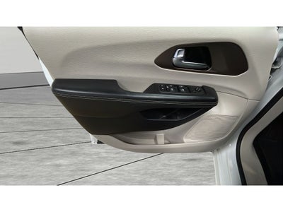 2020 Chrysler Voyager LX