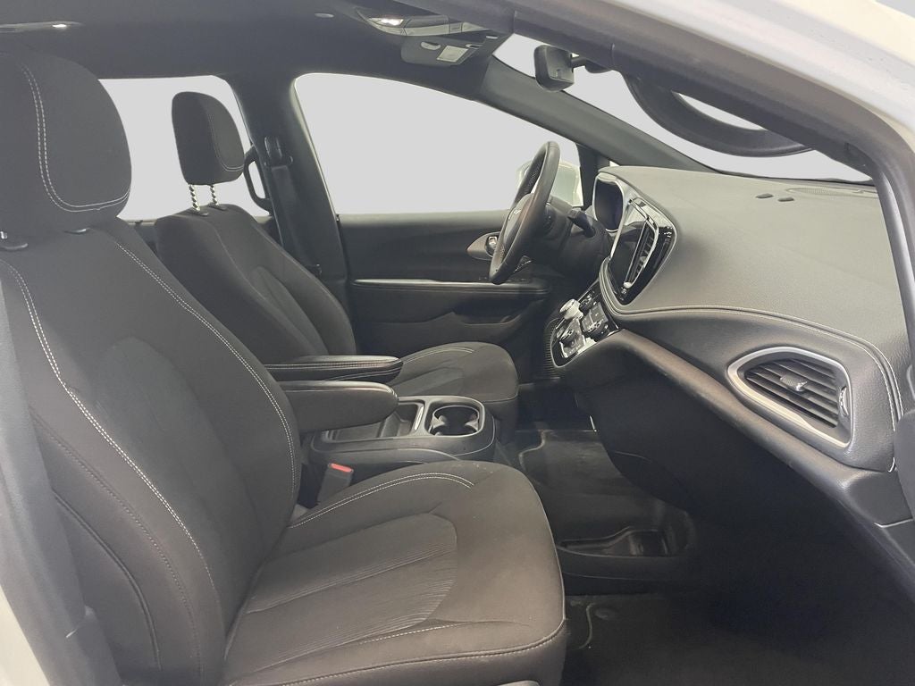 2022 Chrysler Pacifica Touring