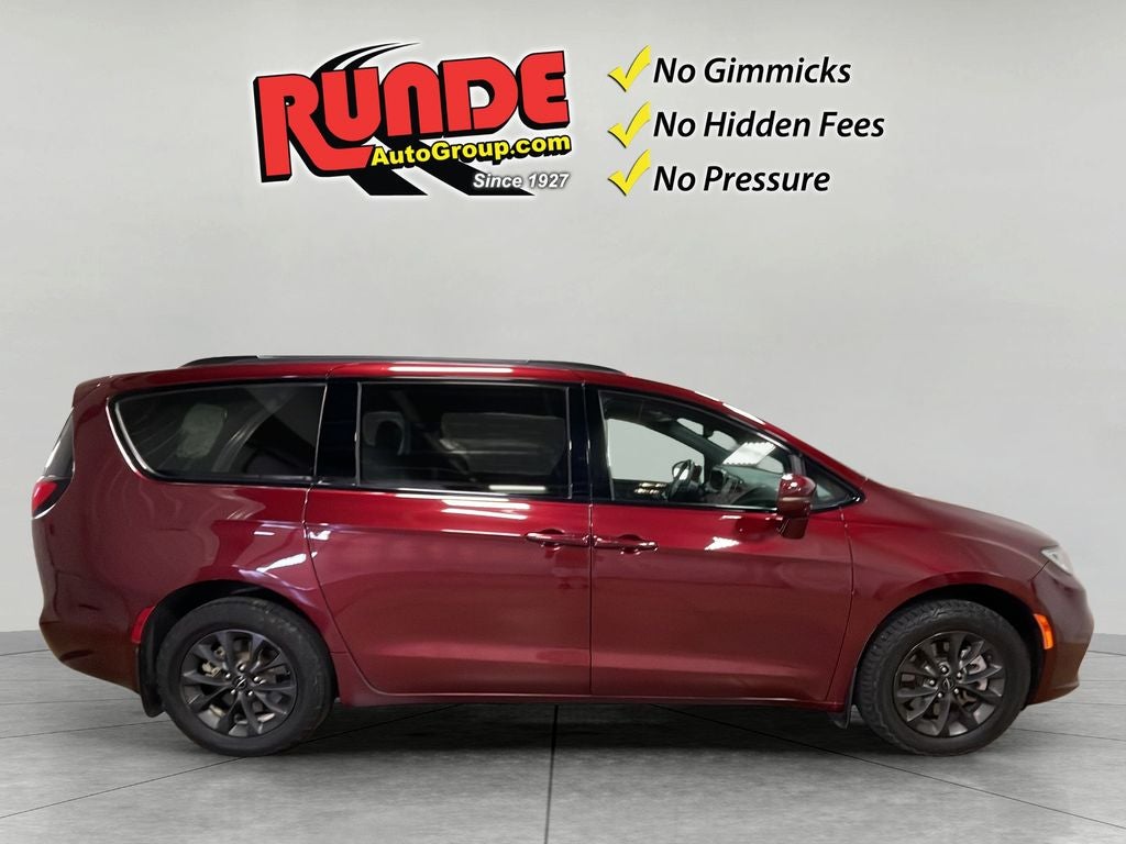 2022 Chrysler Pacifica Touring L