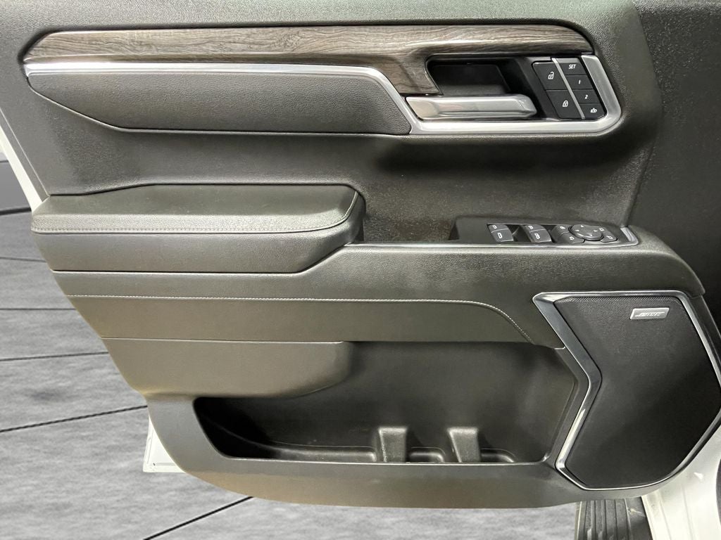 2025 Chevrolet Silverado LTZ