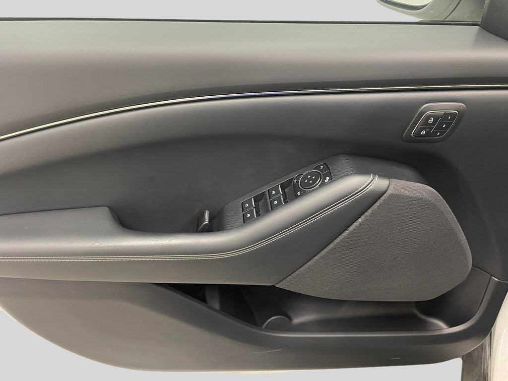 2021 Ford Mustang Mach-E Select