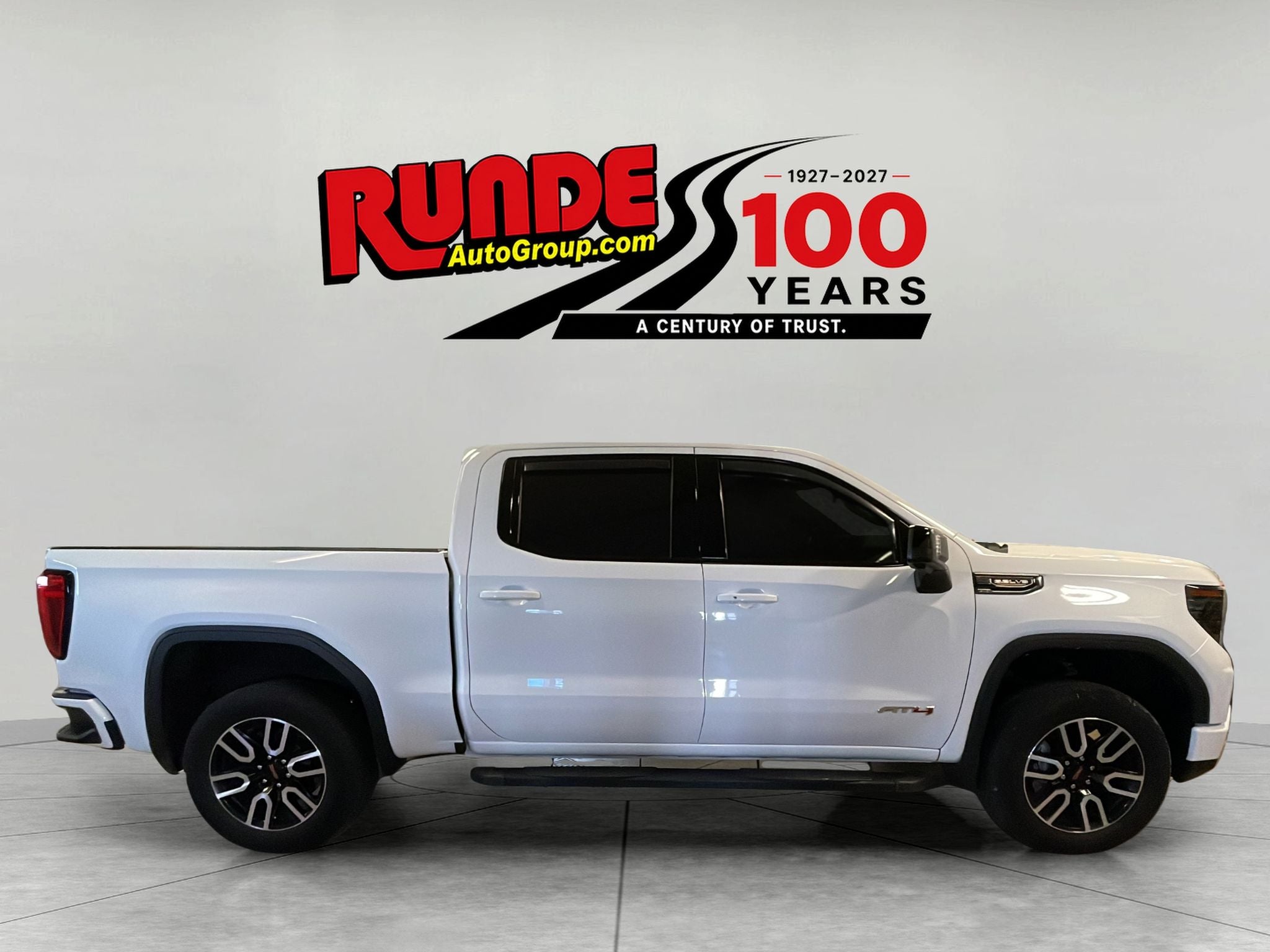 2023 GMC Sierra AT4
